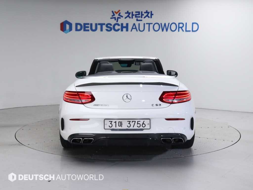 Mercedes Benz C Class - Vista 4