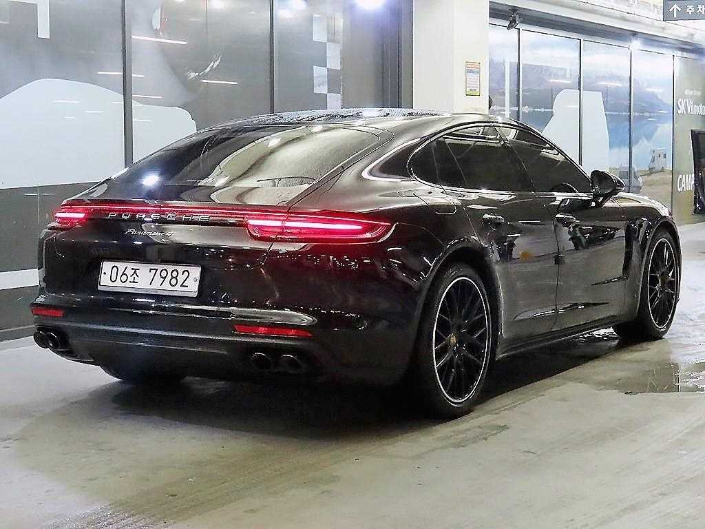 Porsche Panamera - Vista 4