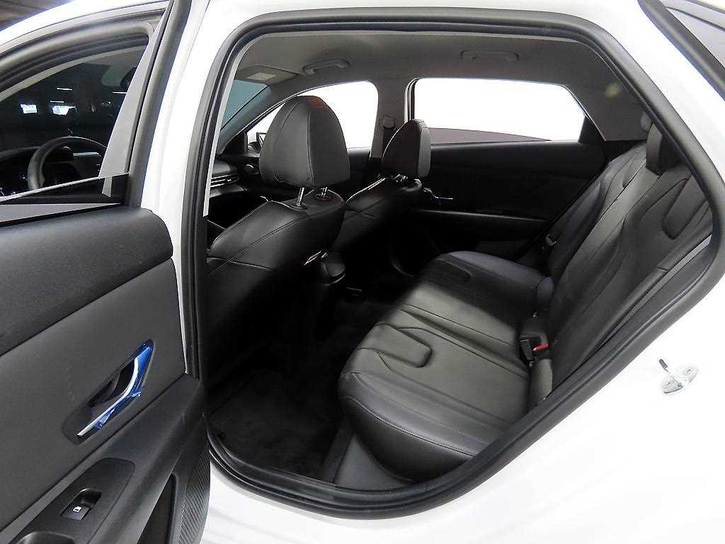 HYUNDAI Avante - Vista 5