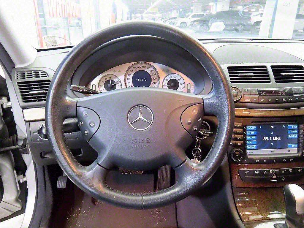 Mercedes Benz E class - Vista 8