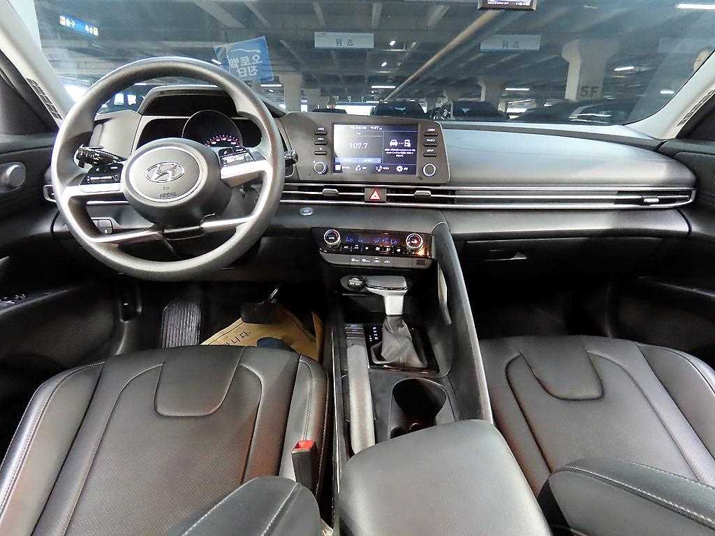 HYUNDAI Avante - Vista 6