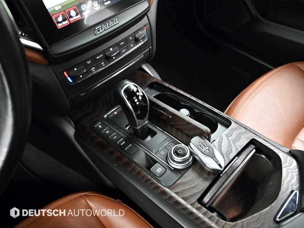 Maserati Ghibli - Vista 9