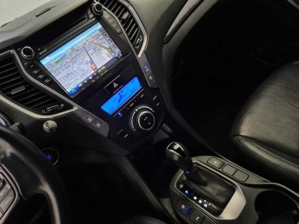 HYUNDAI Maxcruz - Vista 10
