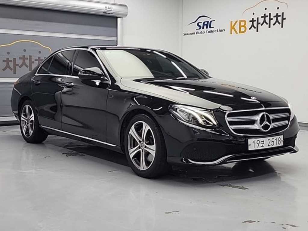 Mercedes Benz E class - Vista 4