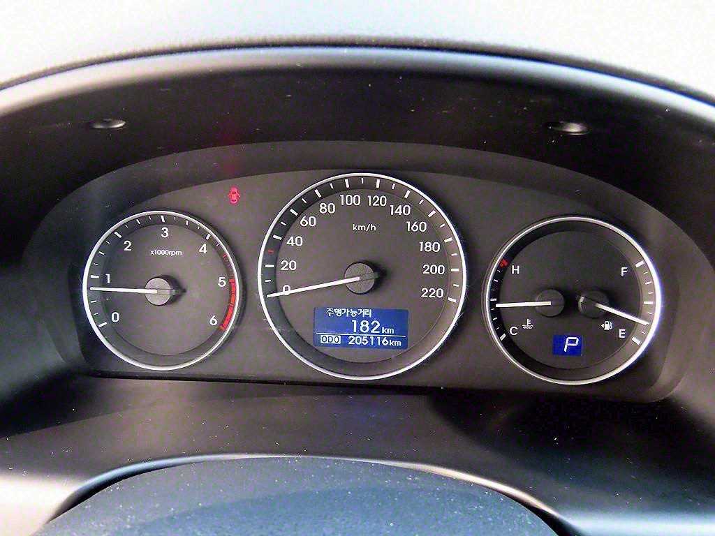 HYUNDAI Starex - Vista 9