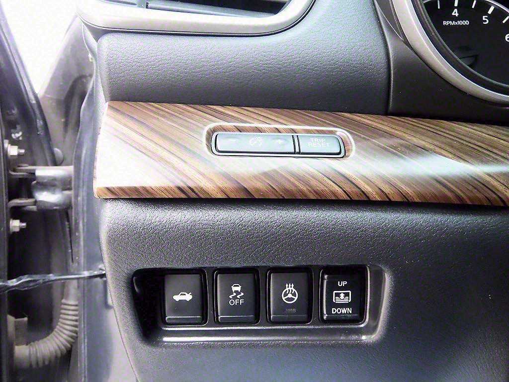 Nissan Maxima - Vista 12