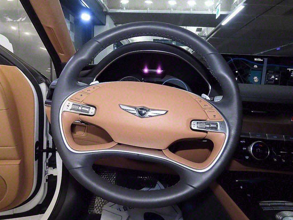 Genesis G80 - Vista 8