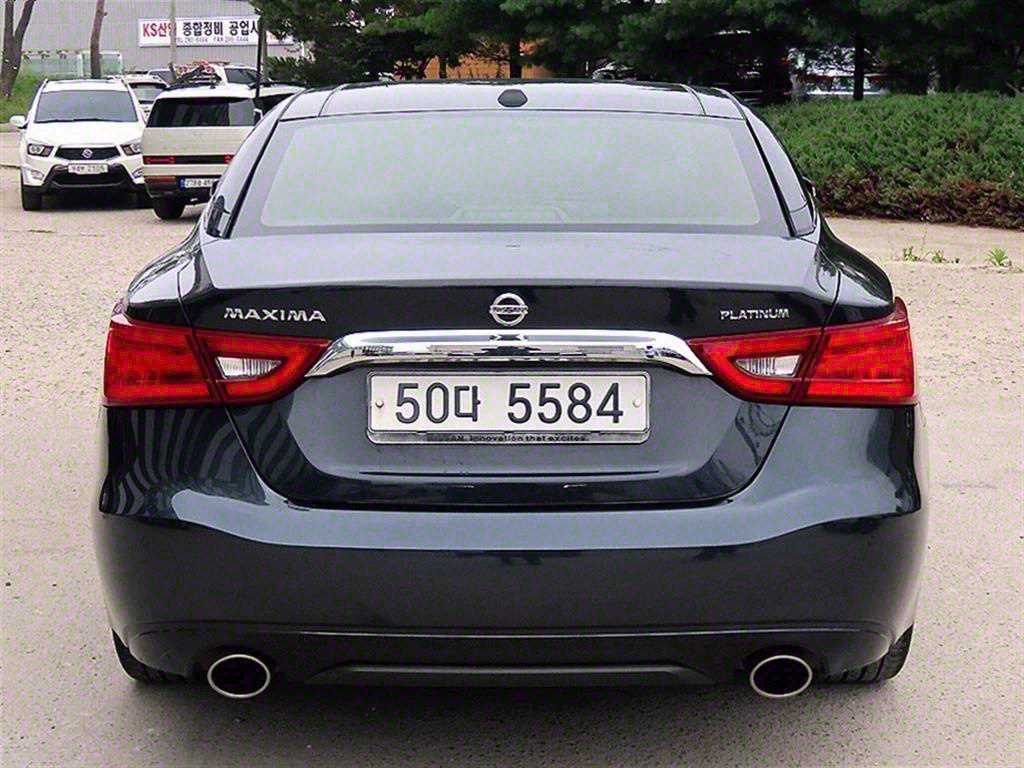 Nissan Maxima - Vista 4