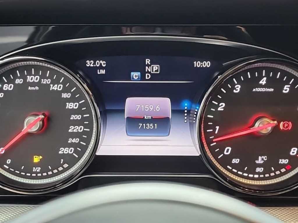 Mercedes Benz E class - Vista 6