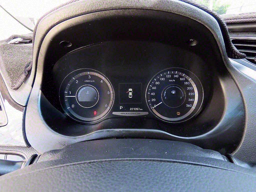 HYUNDAI Grandeur - Vista 9