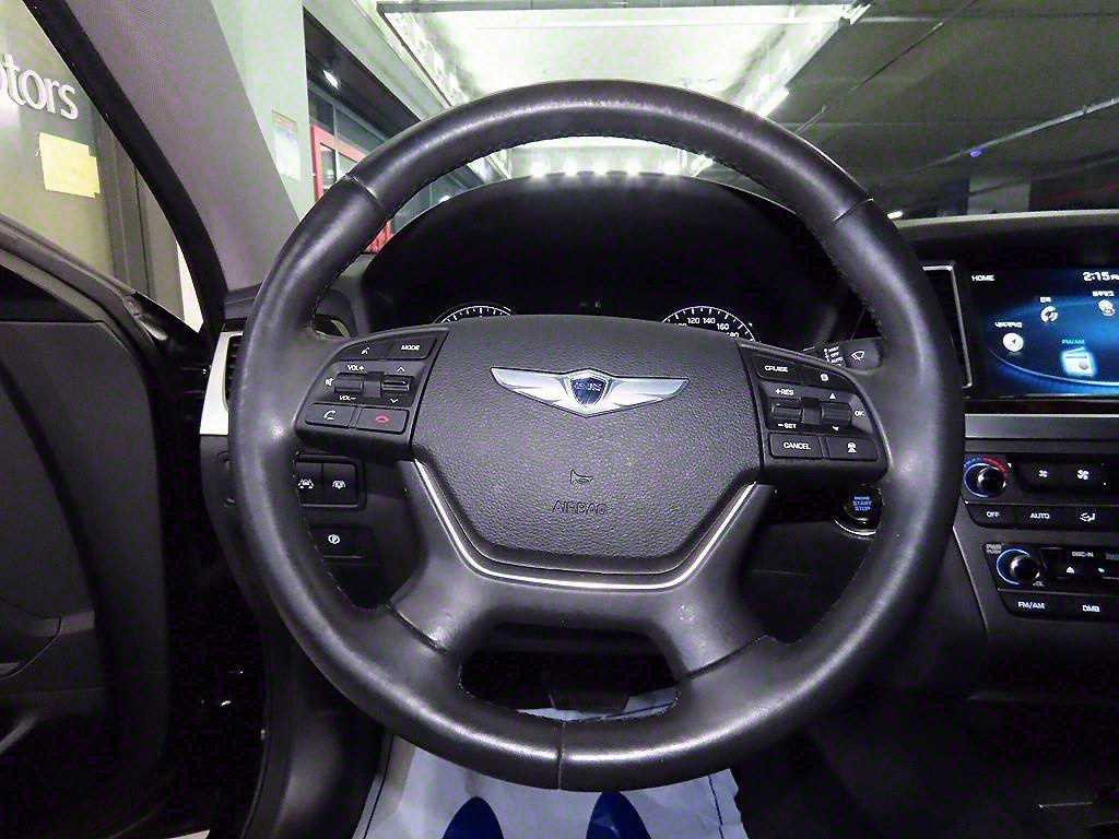 HYUNDAI Genesis - Vista 8