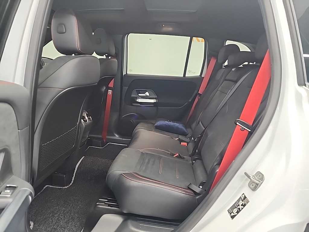 Mercedes Benz GLB Class - Vista 12