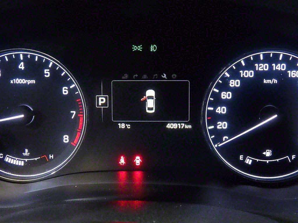 HYUNDAI Genesis - Vista 9