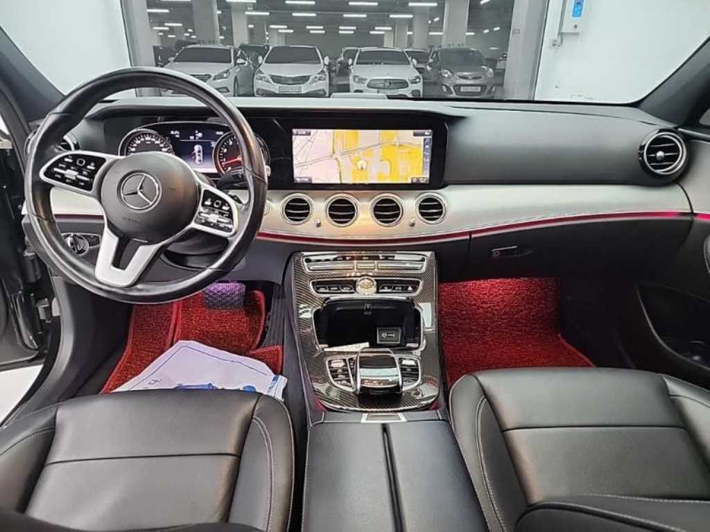Mercedes Benz E class - Vista 7