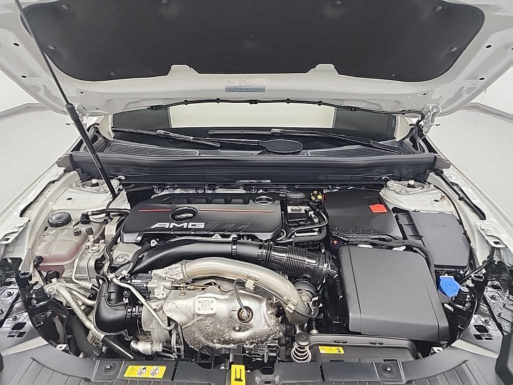 Mercedes Benz GLB Class - Vista 5