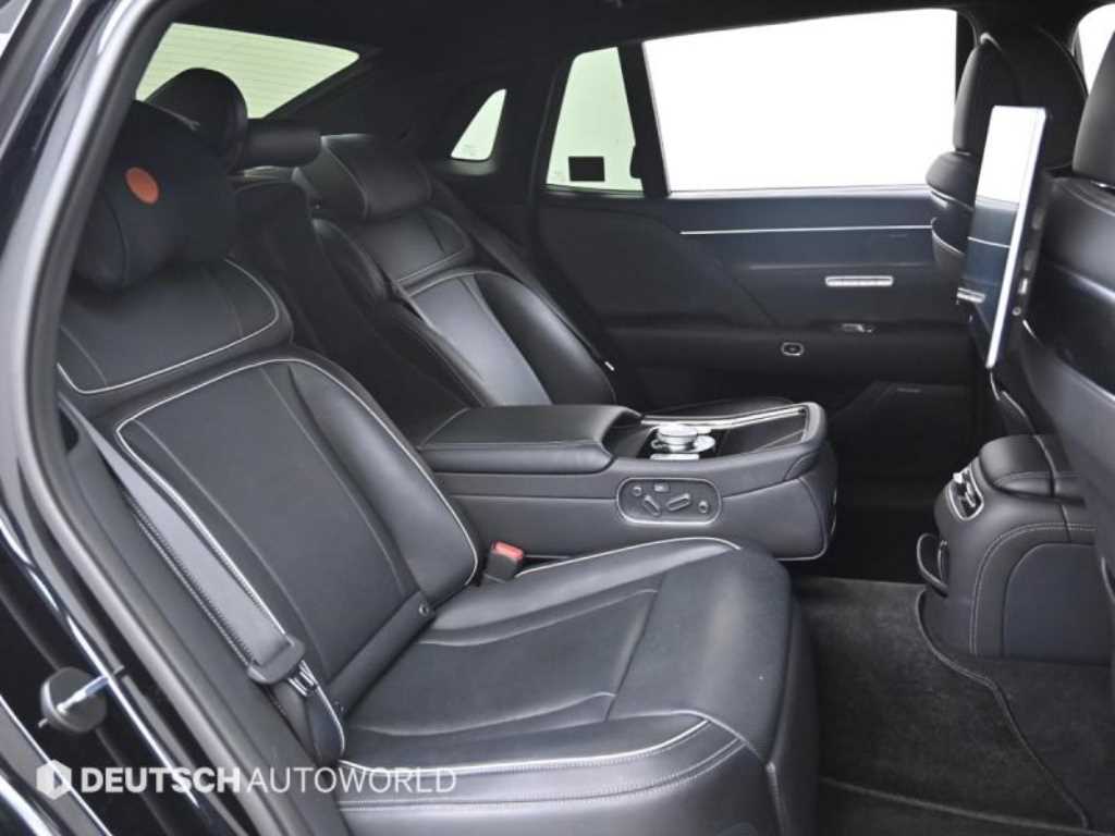 Genesis G90 - Vista 12