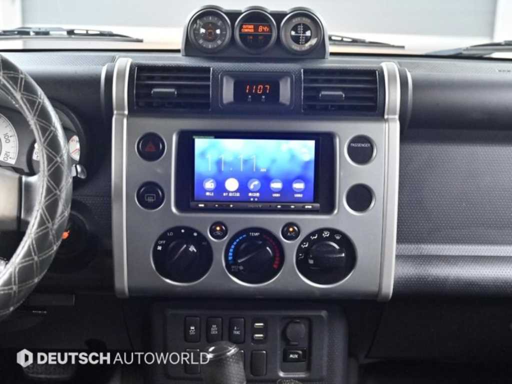 Toyota FJ Cruiser 2010 Gris - Importación desde Corea - HF Imports Iquique - Foto 14