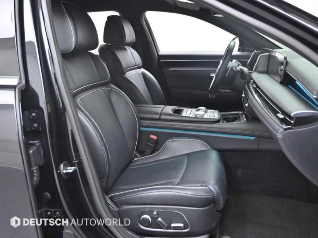 Genesis G90 - Vista 10