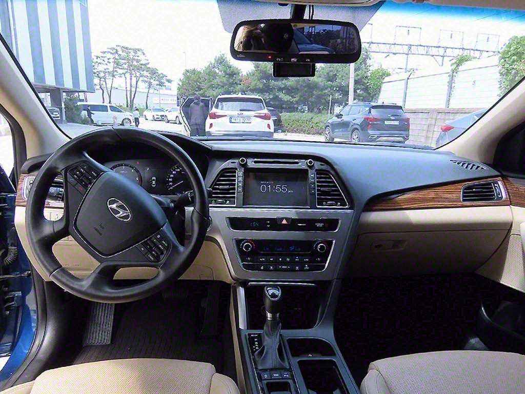 HYUNDAI Sonata - Vista 7