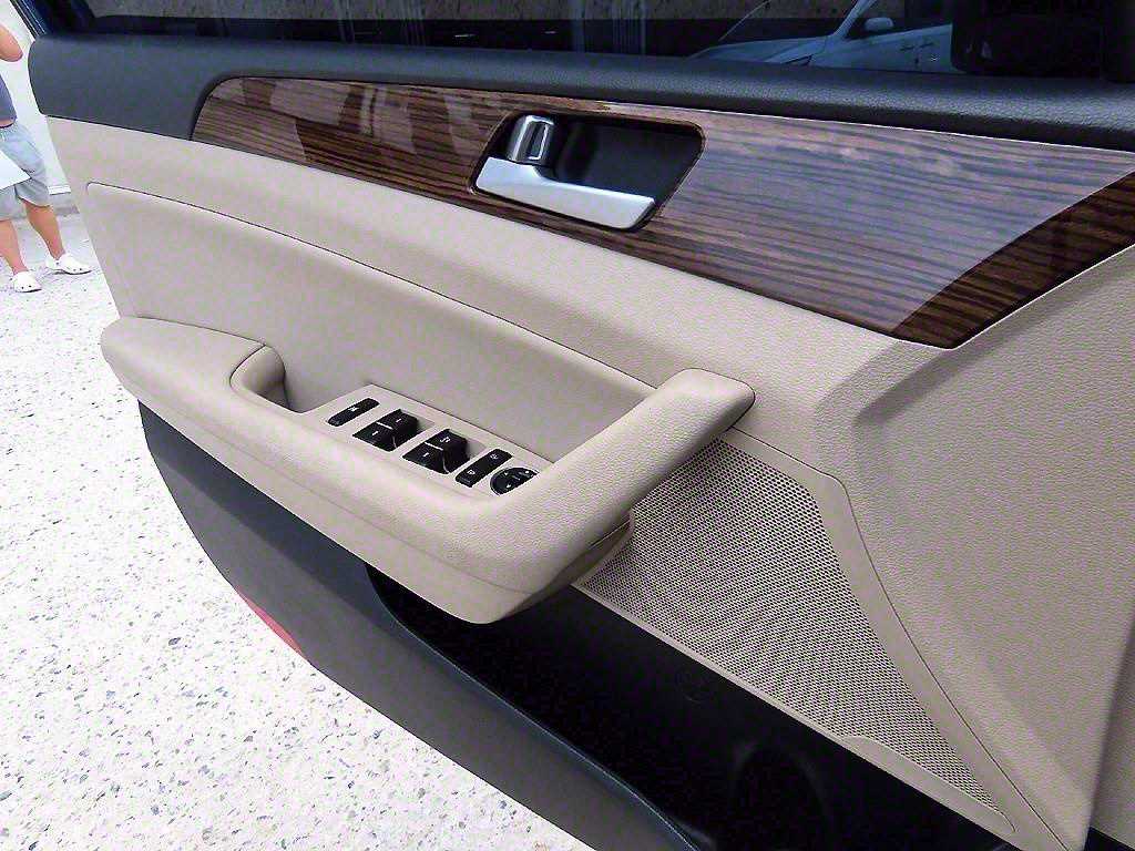 HYUNDAI Sonata - Vista 11