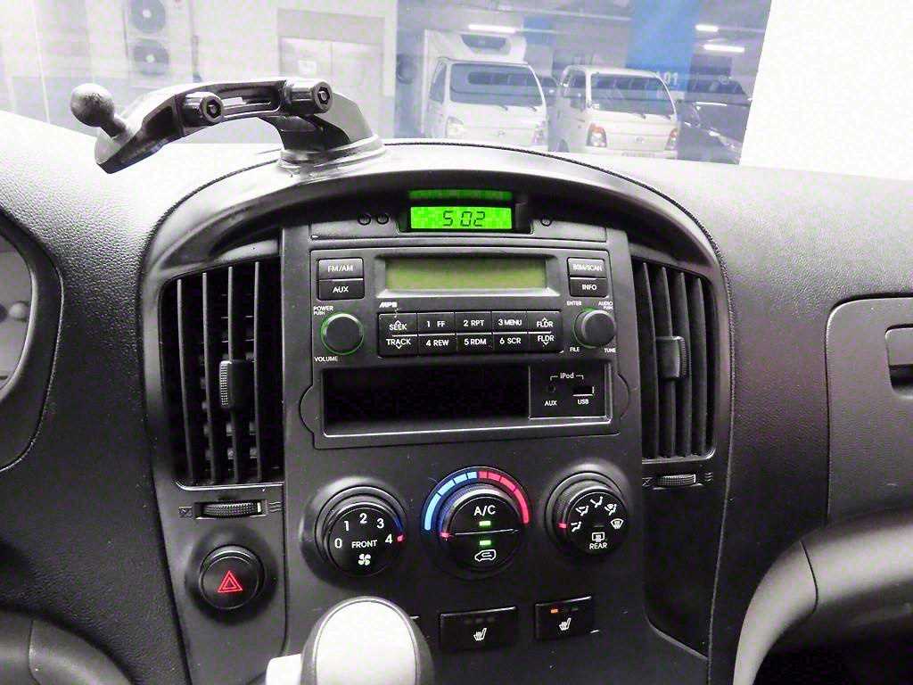 HYUNDAI Starex - Vista 10