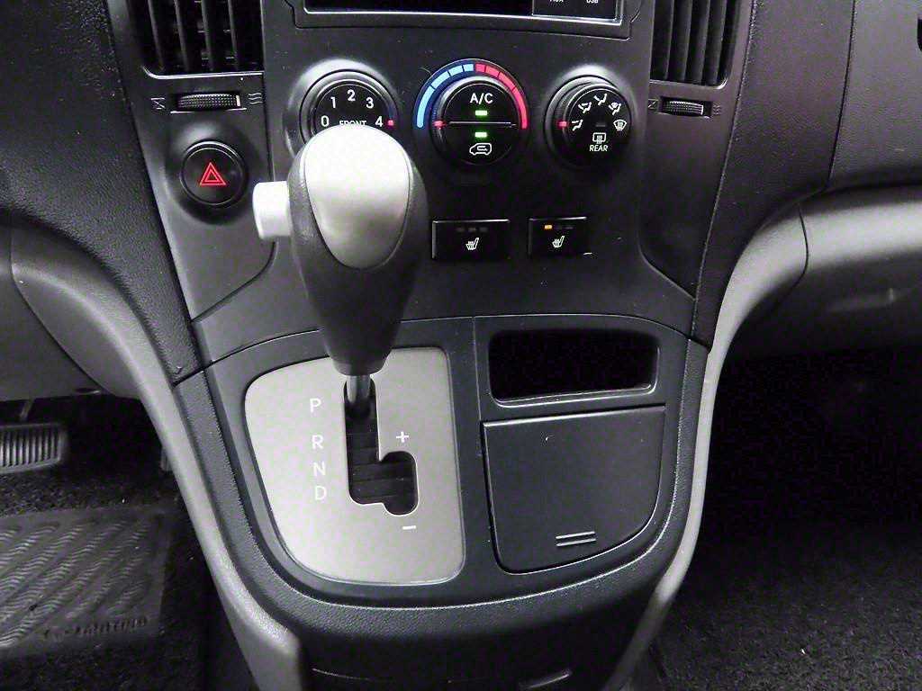 HYUNDAI Starex - Vista 11