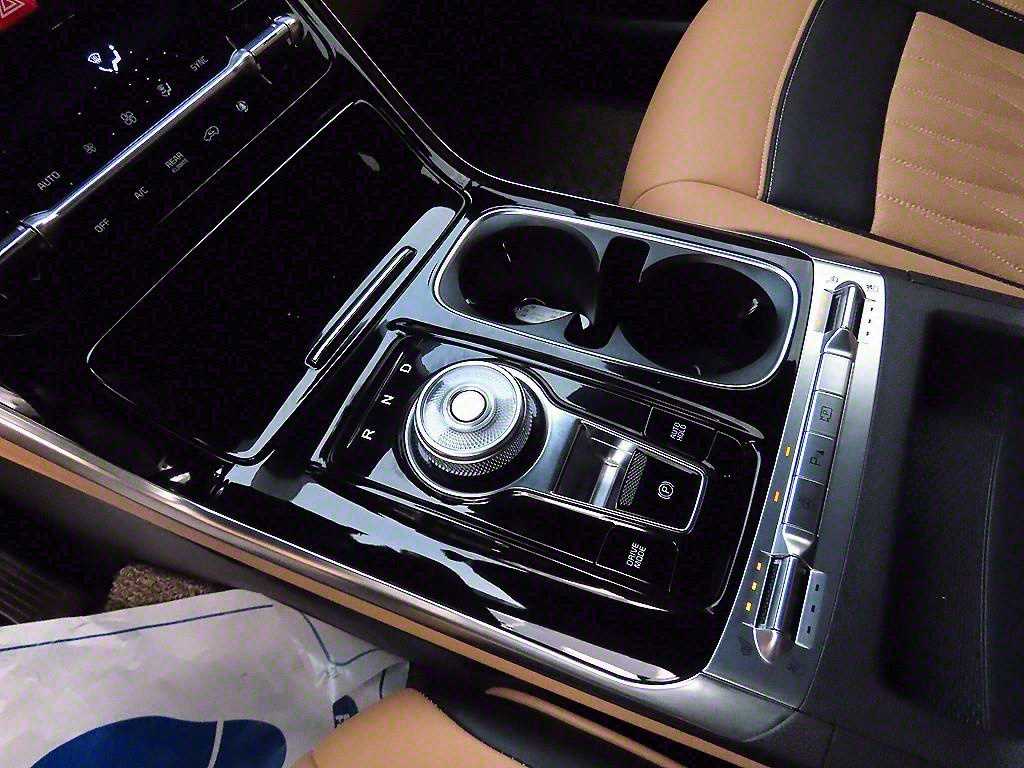 KIA Carnival - Vista 11