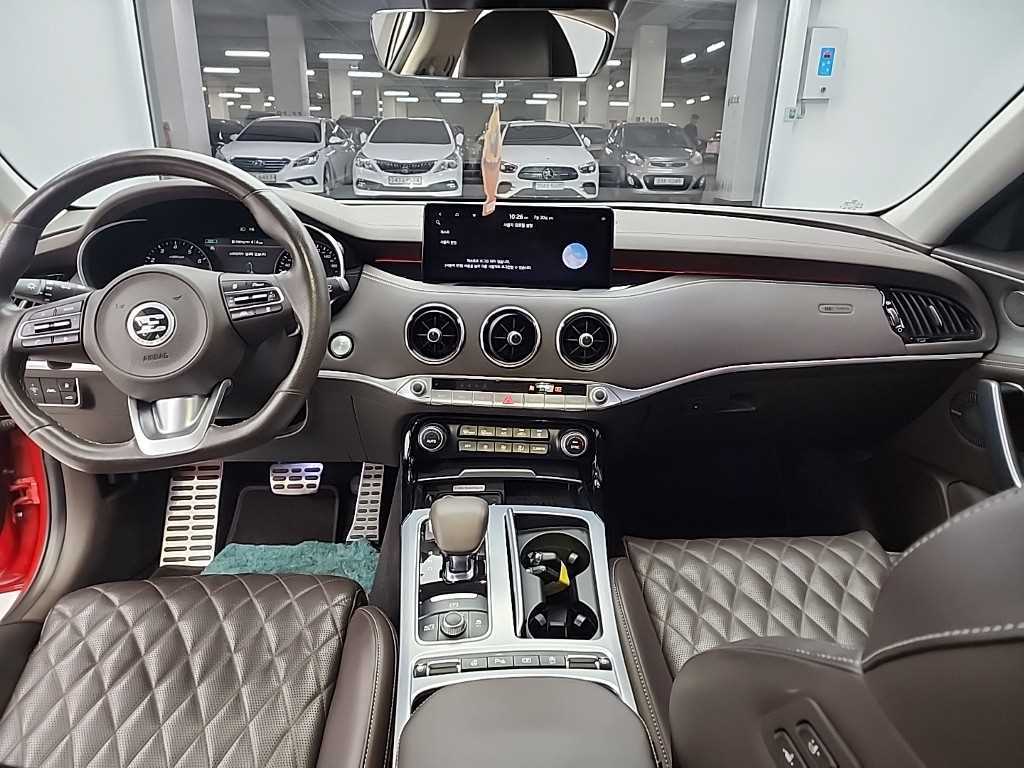 KIA Stinger - Vista 7