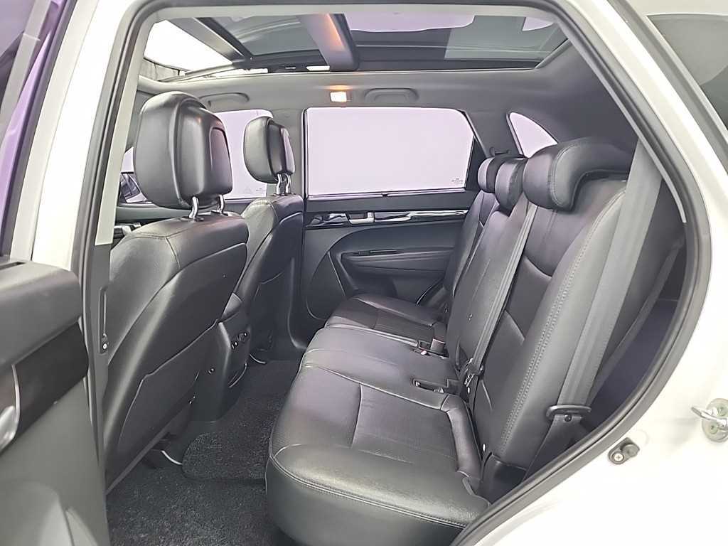 KIA Sorento - Vista 12