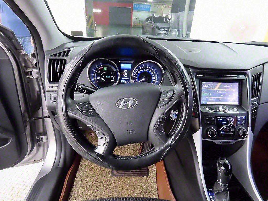 HYUNDAI Sonata - Vista 9