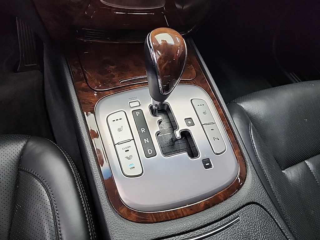 HYUNDAI Genesis - Vista 8