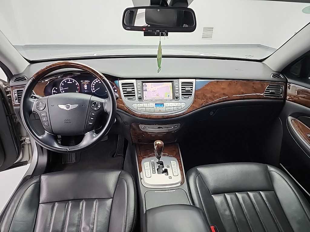 HYUNDAI Genesis - Vista 7