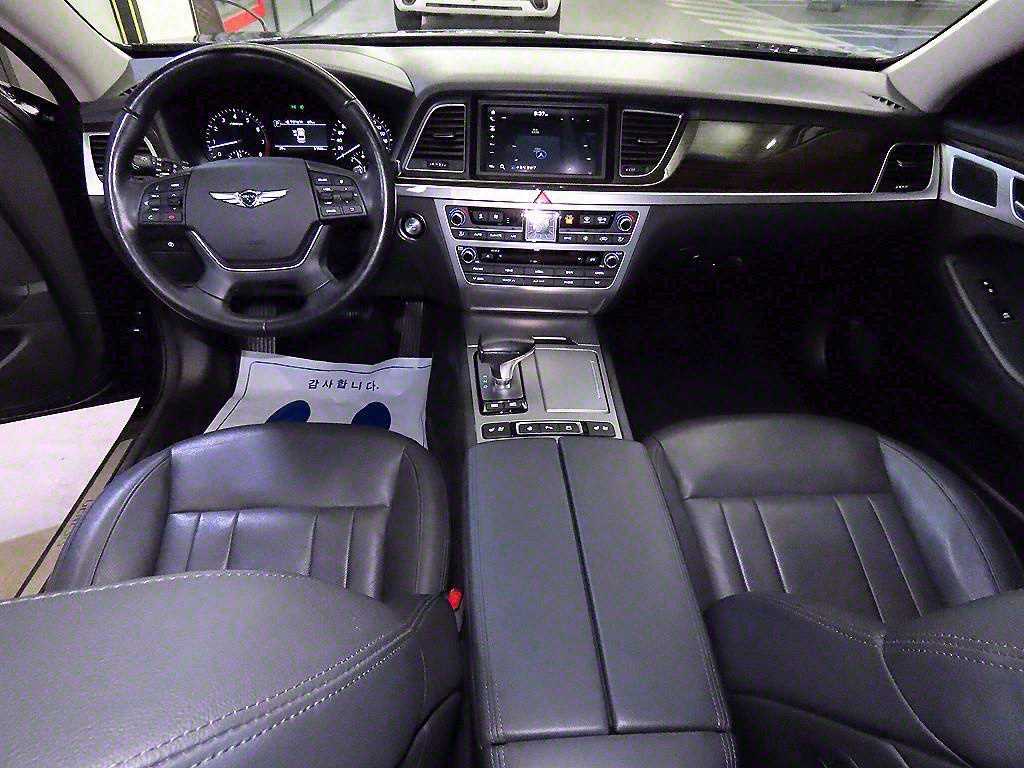 Genesis G80 - Vista 10