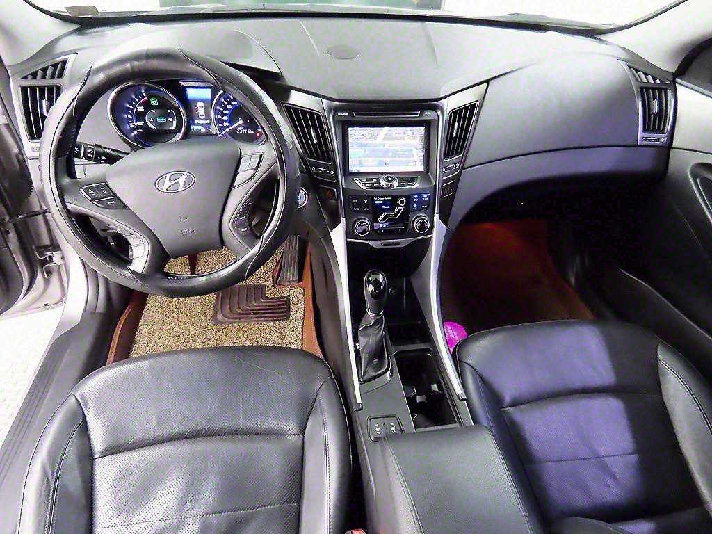 HYUNDAI Sonata - Vista 7