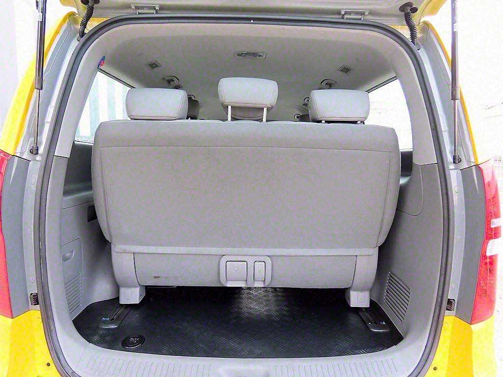 HYUNDAI Starex 2019 Amarillo - Importación desde Corea - HF Imports Iquique - Foto 17