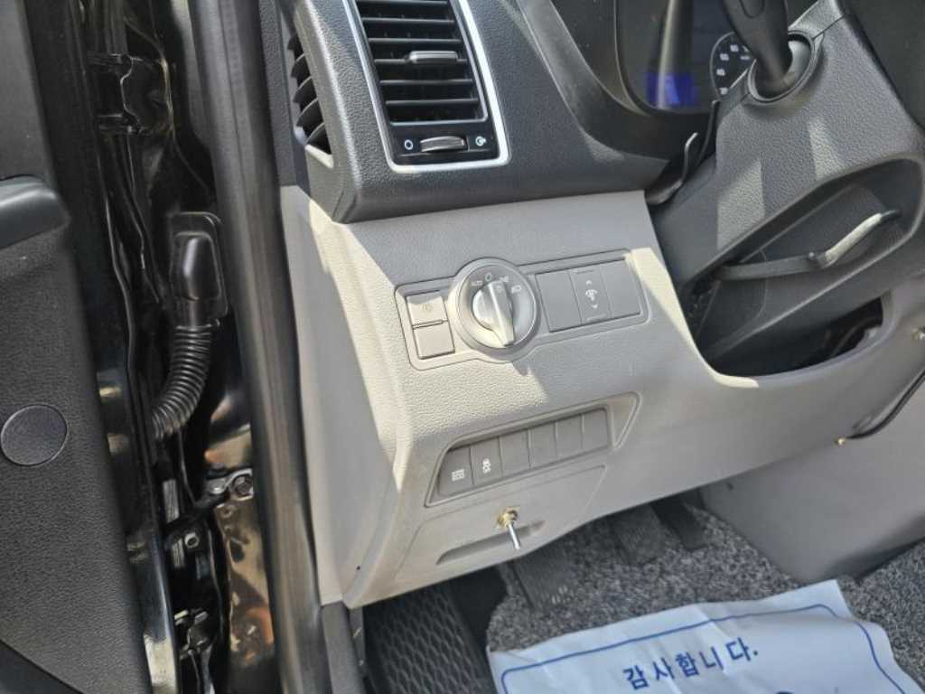 HYUNDAI Solati - Vista 12