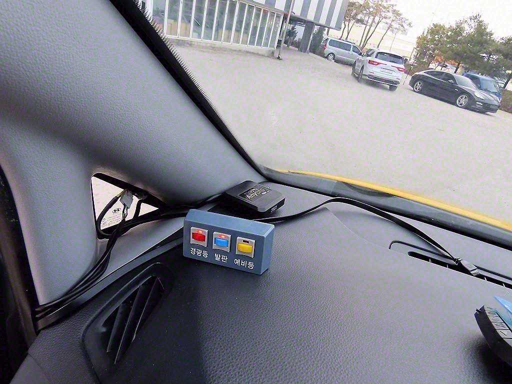 HYUNDAI Starex 2019 Amarillo - Importación desde Corea - HF Imports Iquique - Foto 14