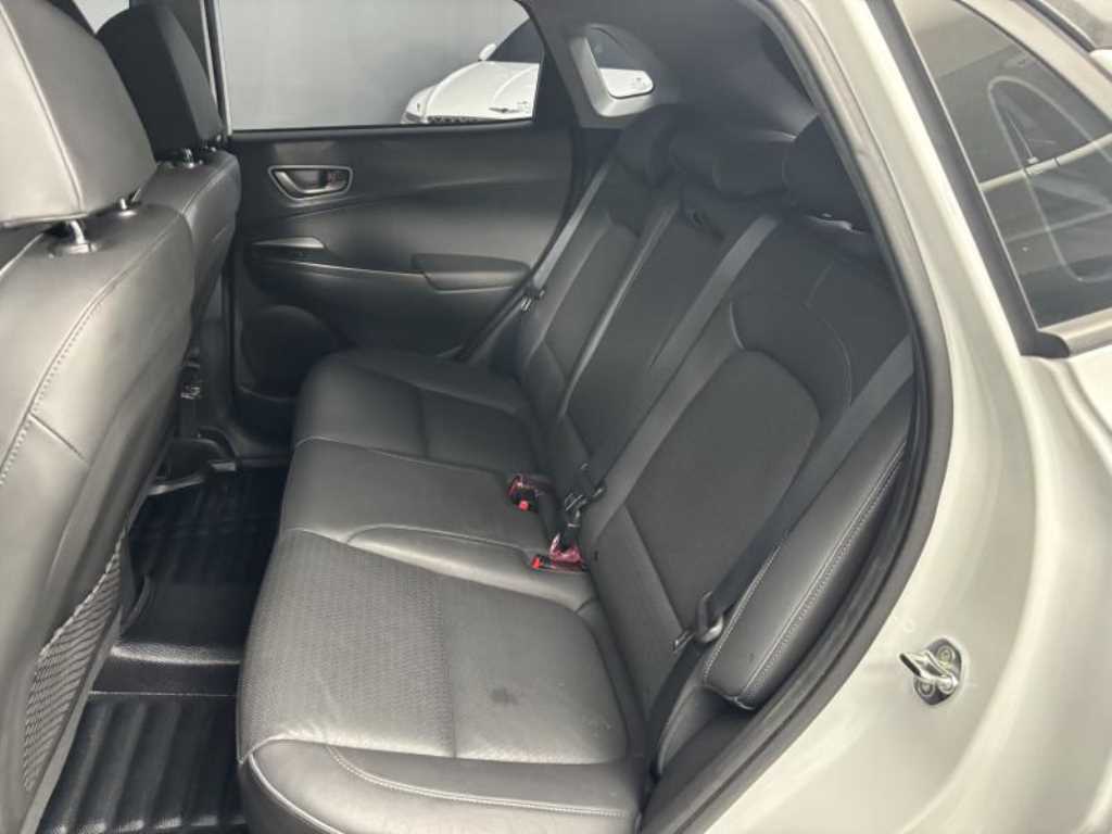 HYUNDAI Kona - Vista 7