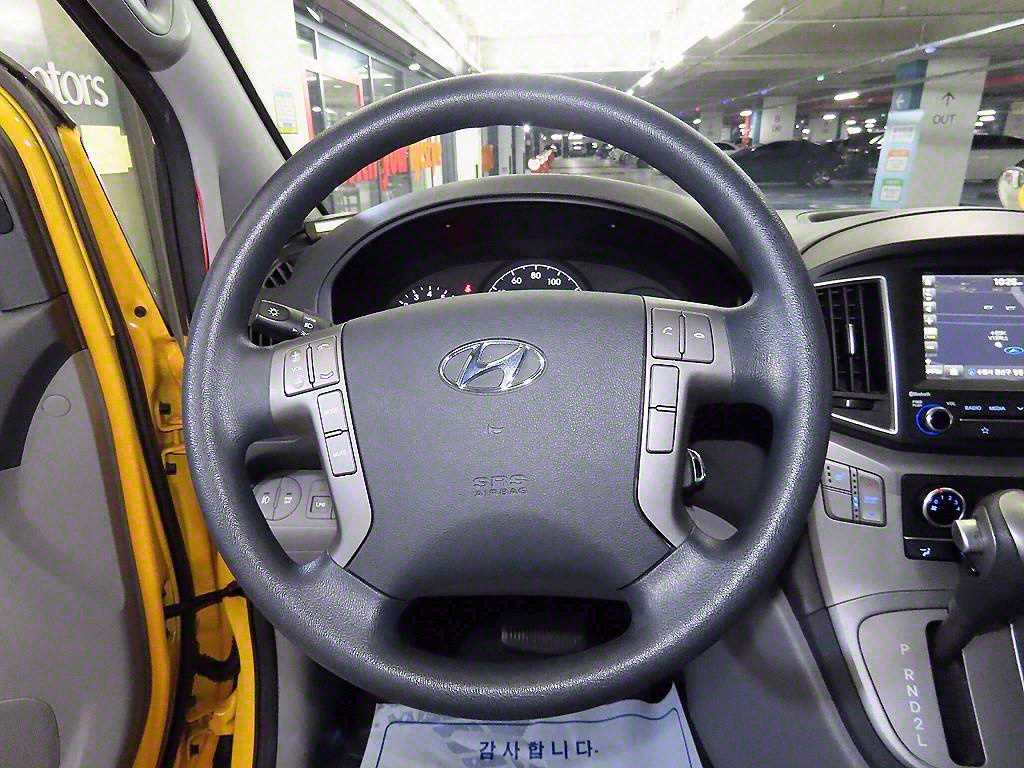 HYUNDAI Starex - Vista 9