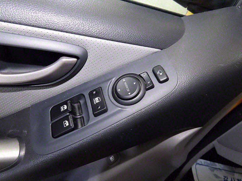 HYUNDAI Starex 2019 Amarillo - Importación desde Corea - HF Imports Iquique - Foto 13