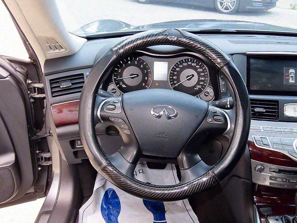 Infiniti Q - Vista 8