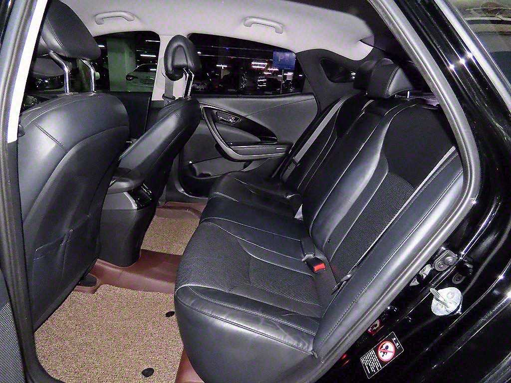 HYUNDAI Grandeur - Vista 7