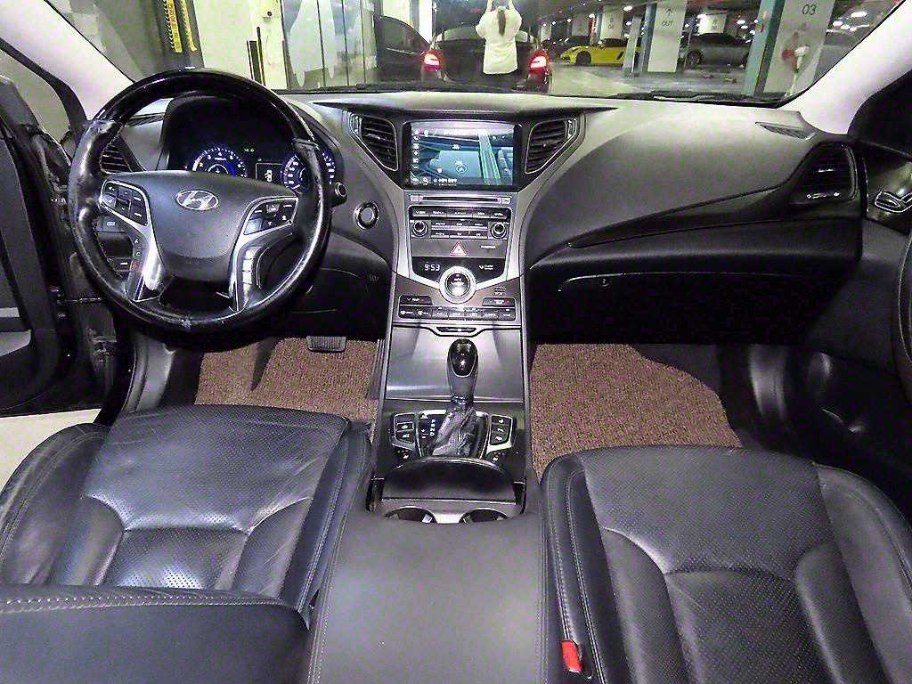 HYUNDAI Grandeur - Vista 10