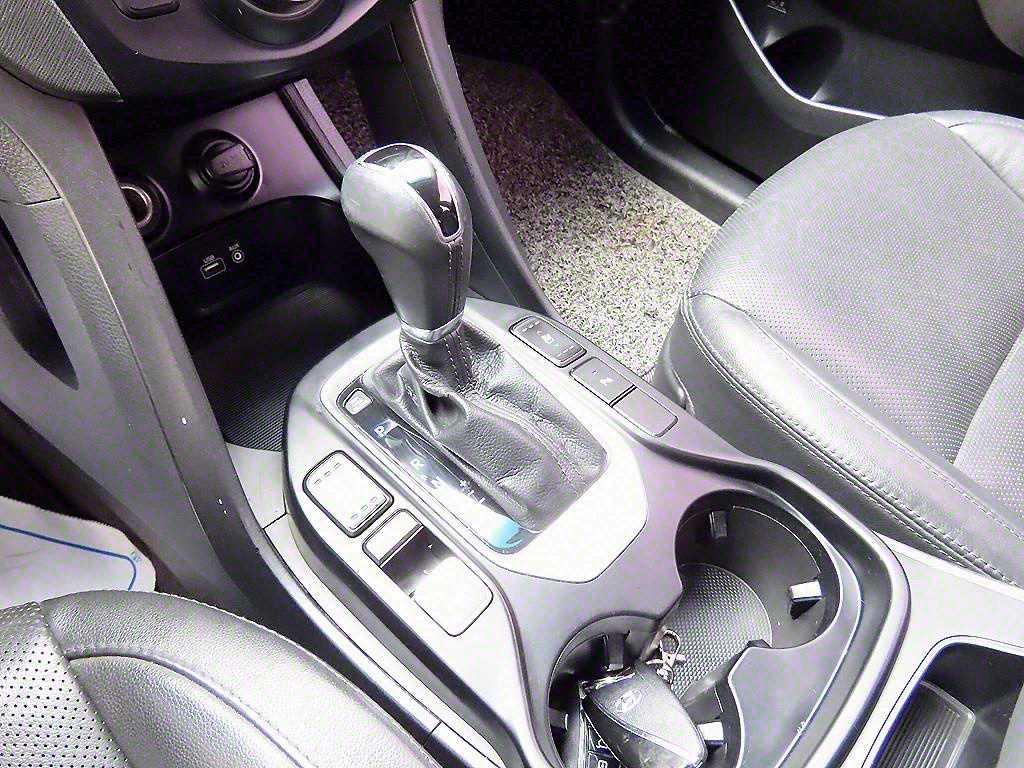 HYUNDAI Santa Fe - Vista 10