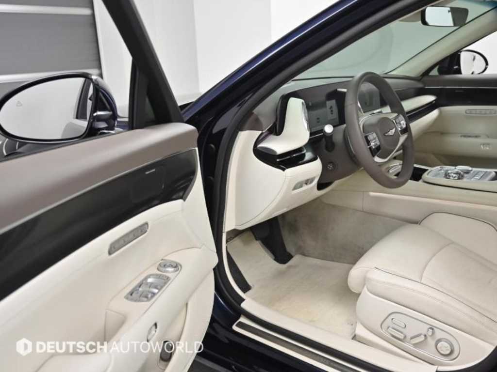 Genesis G90 - Vista 10