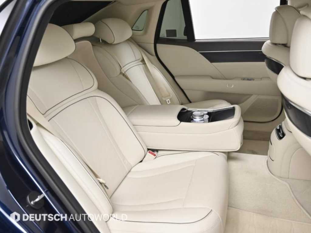 Genesis G90 - Vista 11