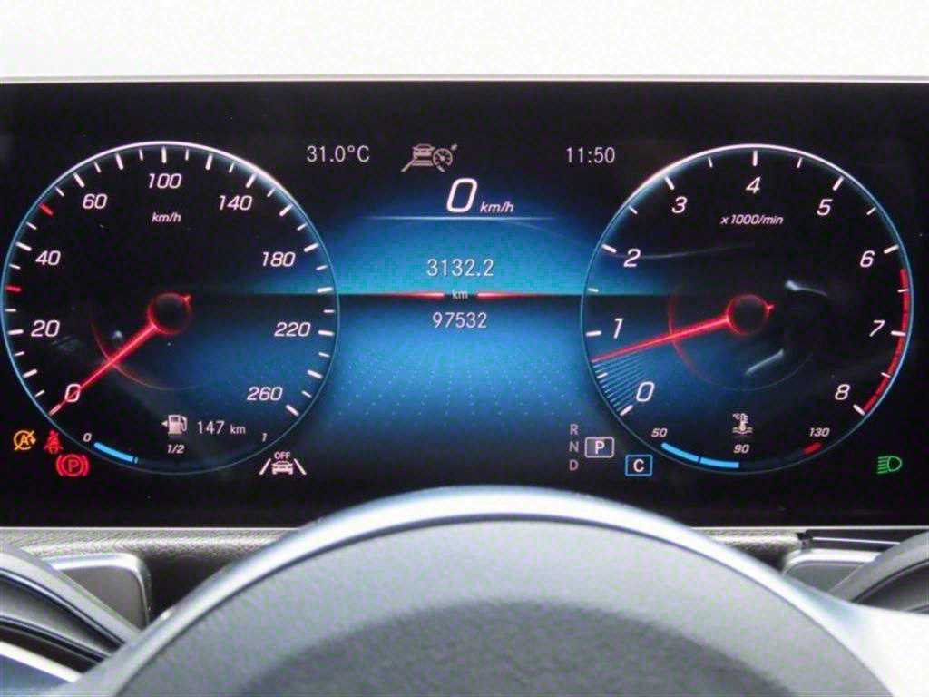 Mercedes Benz GLB Class - Vista 5