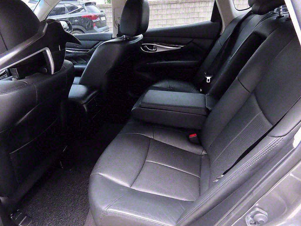 Infiniti Q - Vista 6