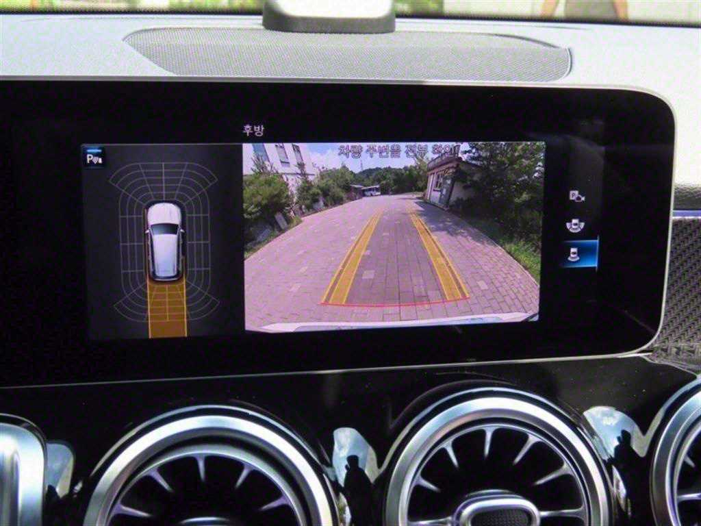 Mercedes Benz GLB Class - Vista 10