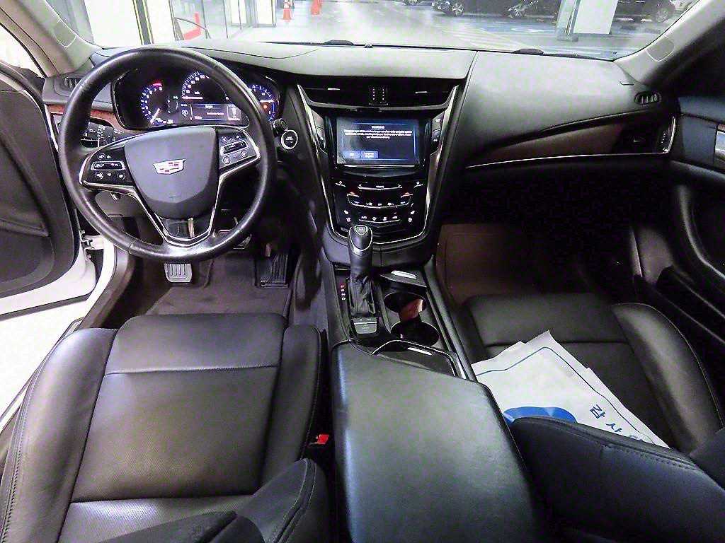 Cadillac CTS - Vista 10